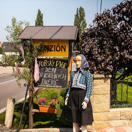 Penzion Grobsky Dvor Slovensky Grob Extérieur photo