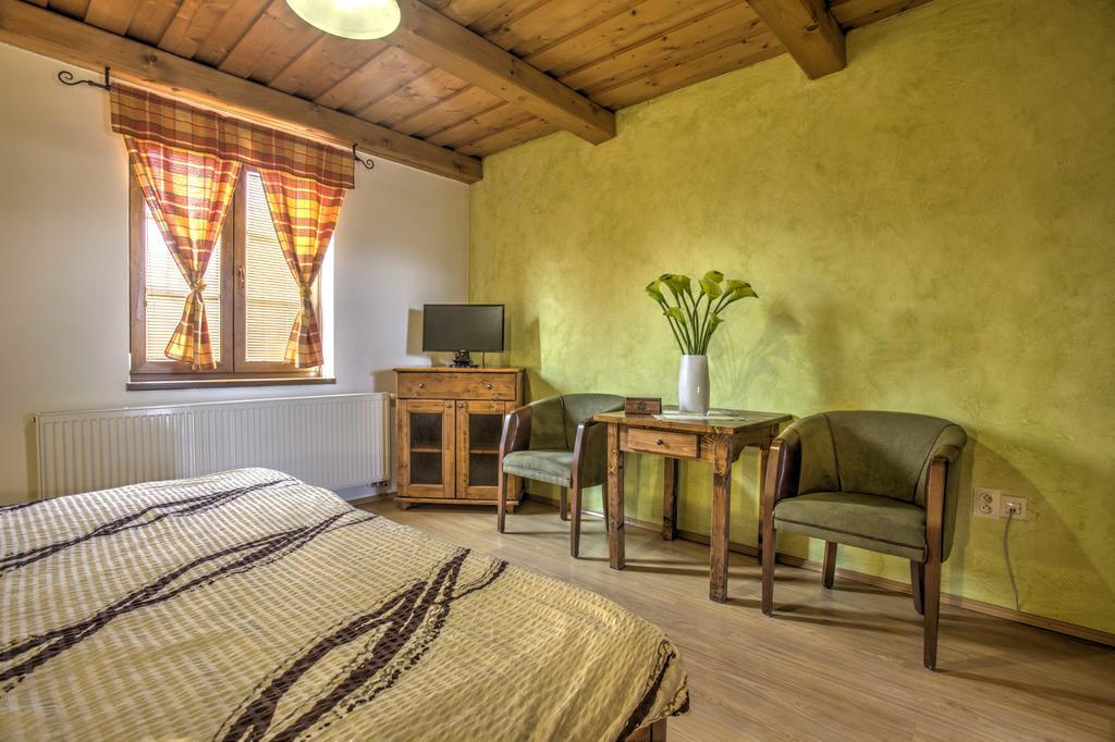 Penzion Grobsky Dvor Slovensky Grob Chambre photo